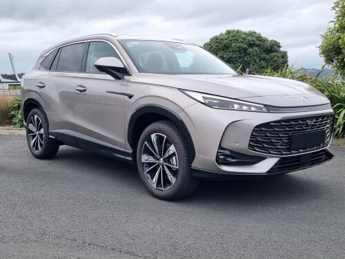 MG HS 2025