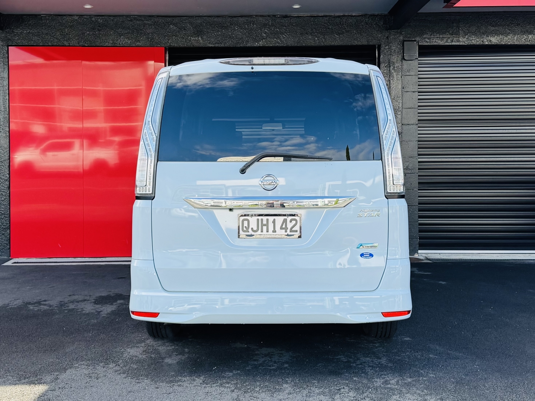 Nissan Serena 2015 - 6