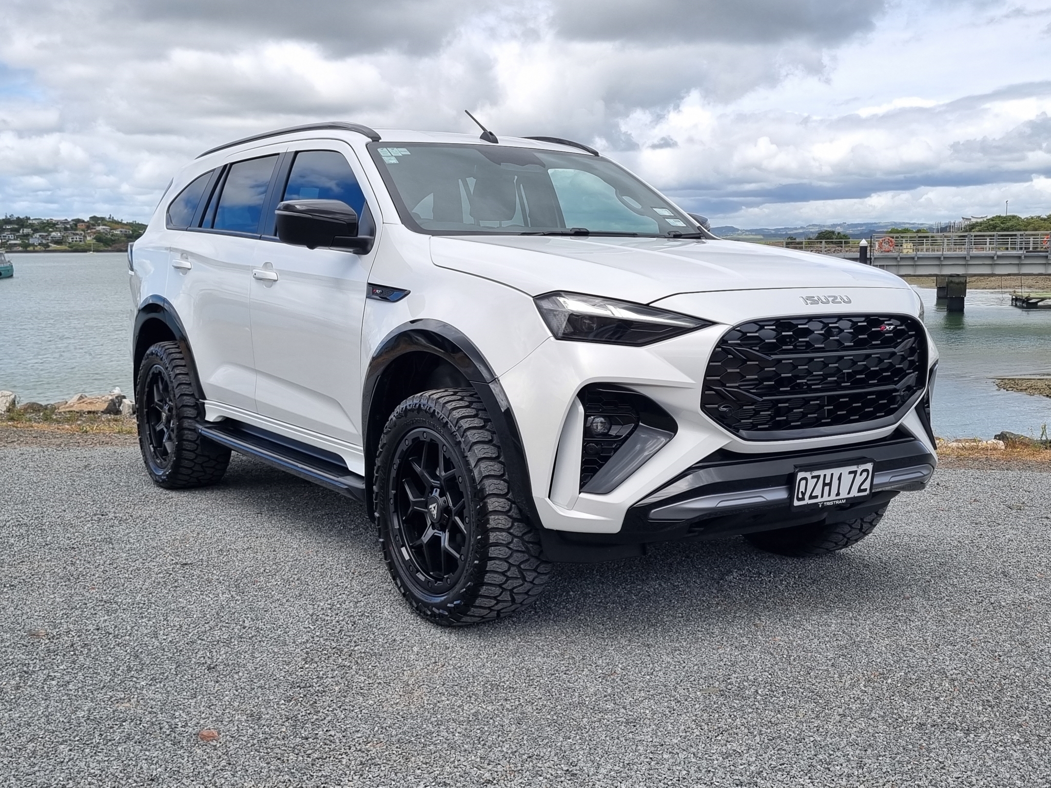 Isuzu MU-X 2025