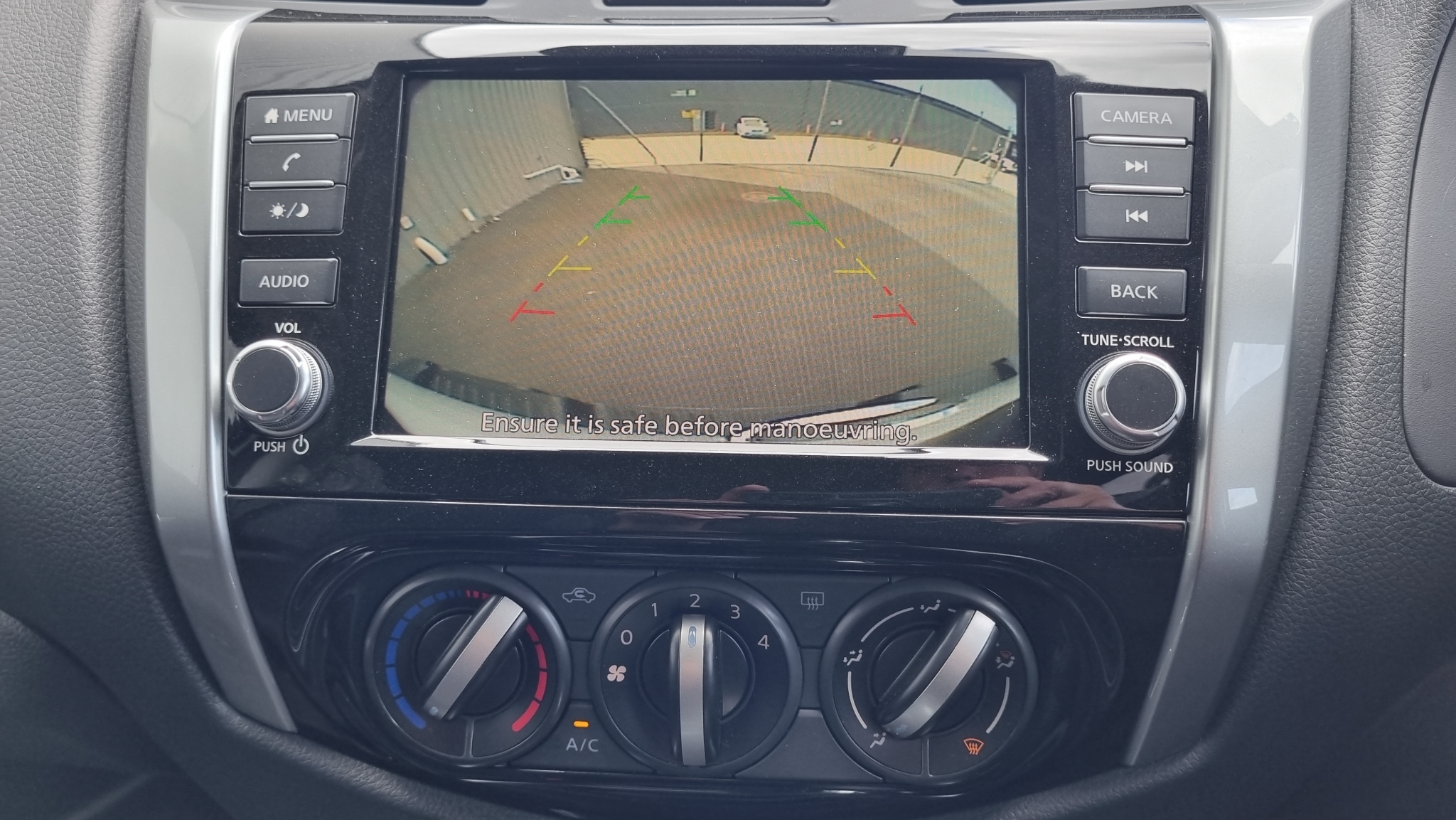 Nissan Navara 2025 - 15