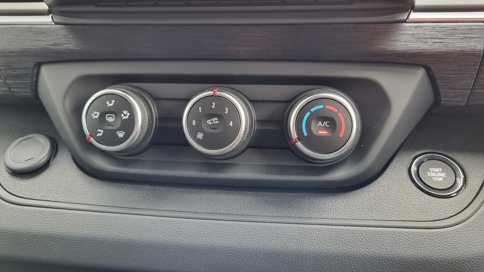 Renault Trafic 2025 - 13