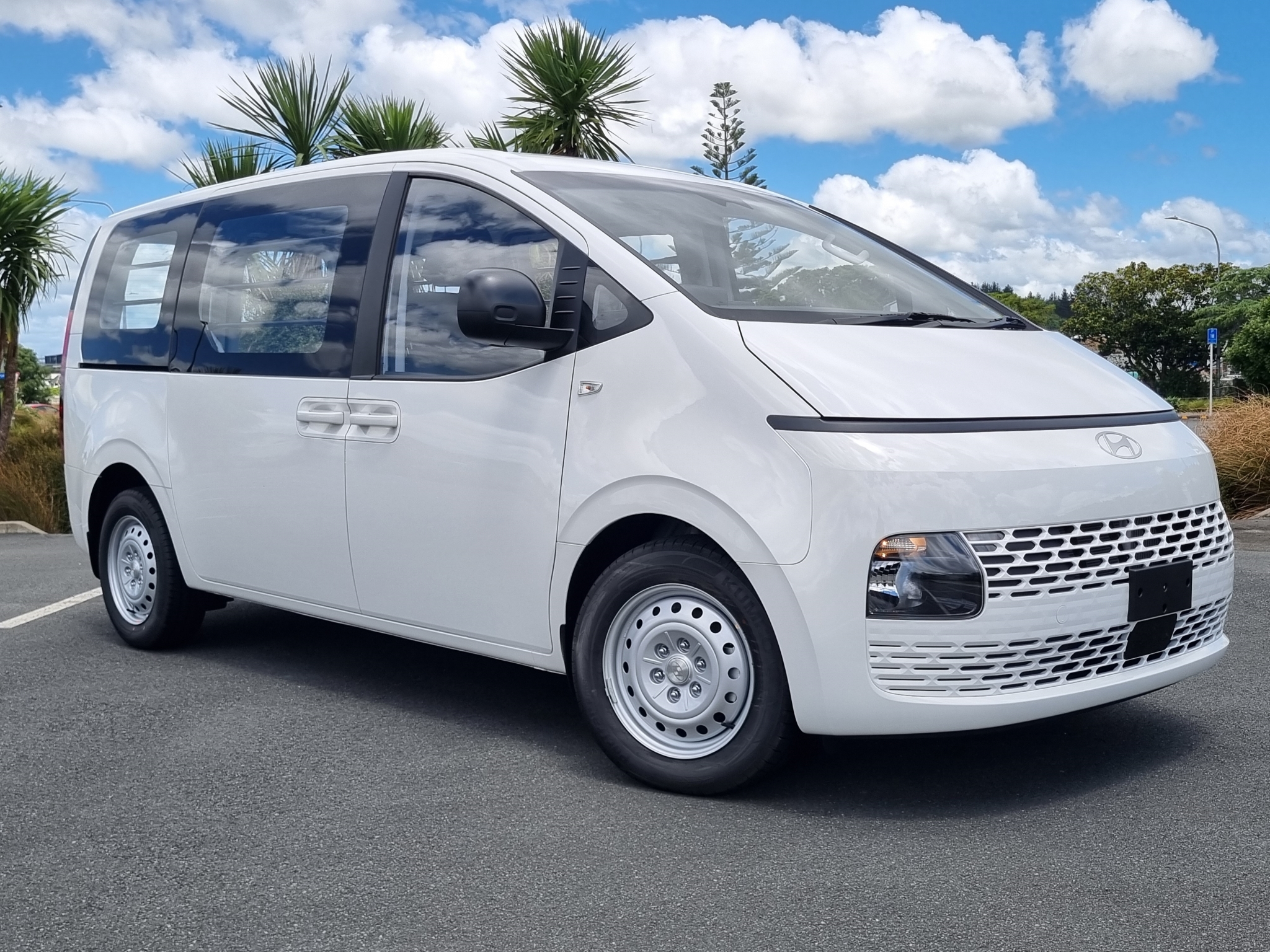 Hyundai Staria Load 2026