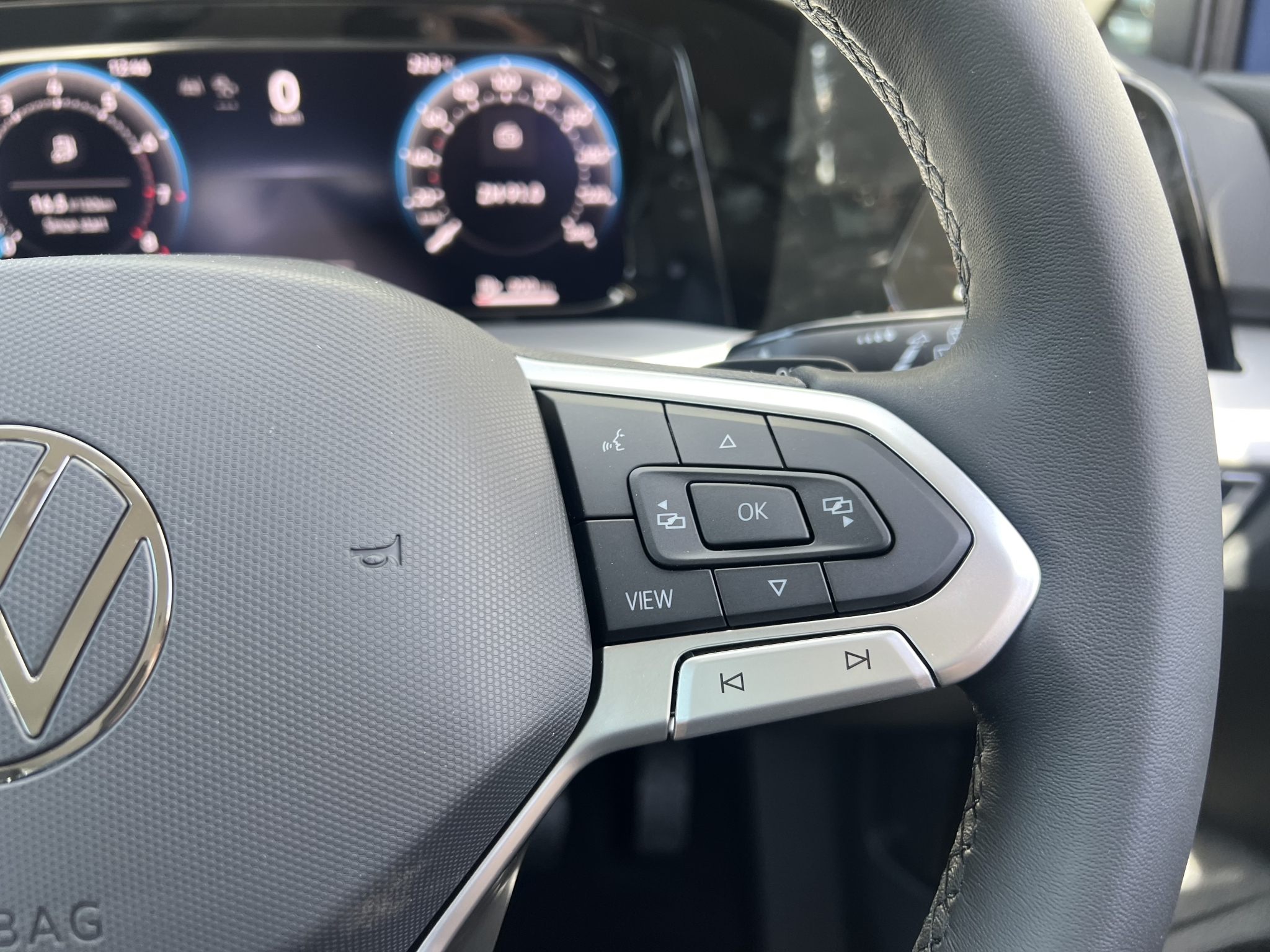 Volkswagen Golf 2025 - 12