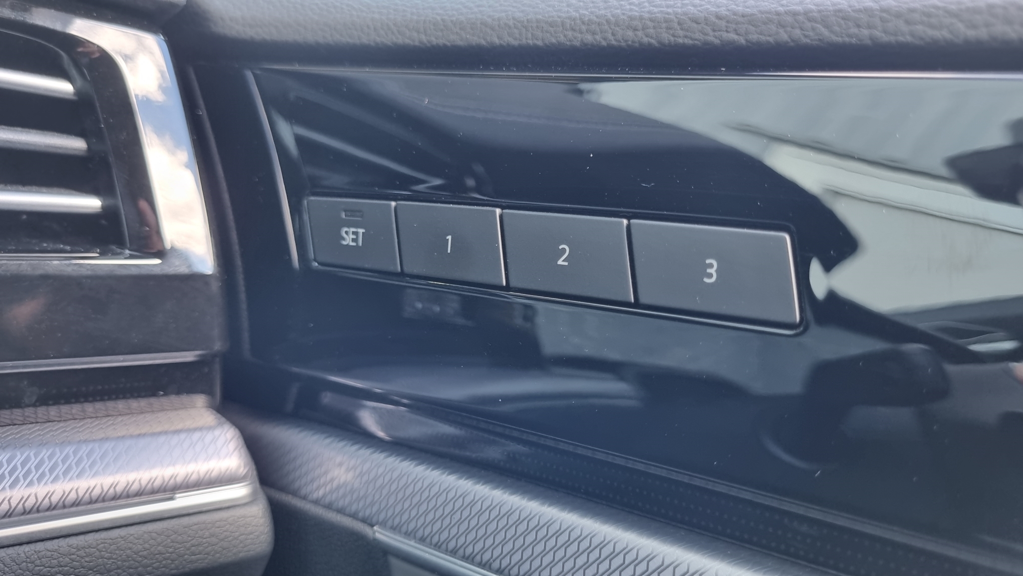 Volkswagen Touareg 2021 - 17