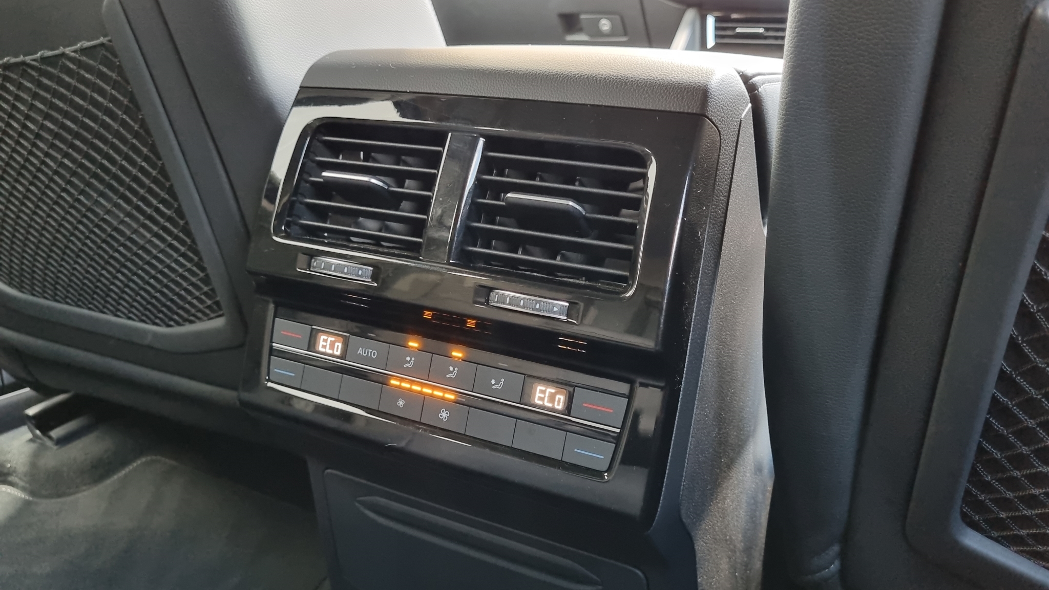 Volkswagen Touareg 2021 - 18