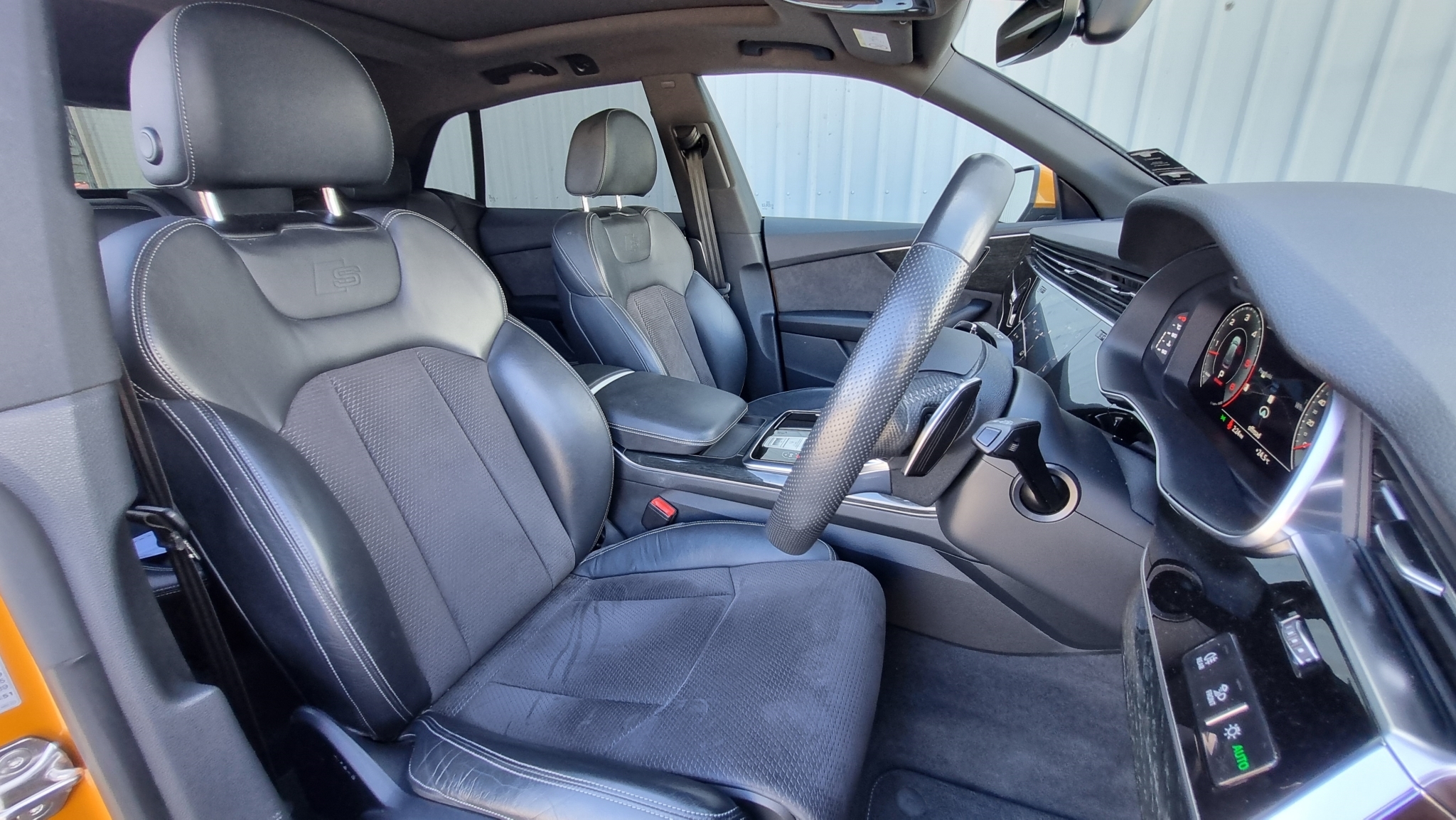 Audi Q8 2018 - 12