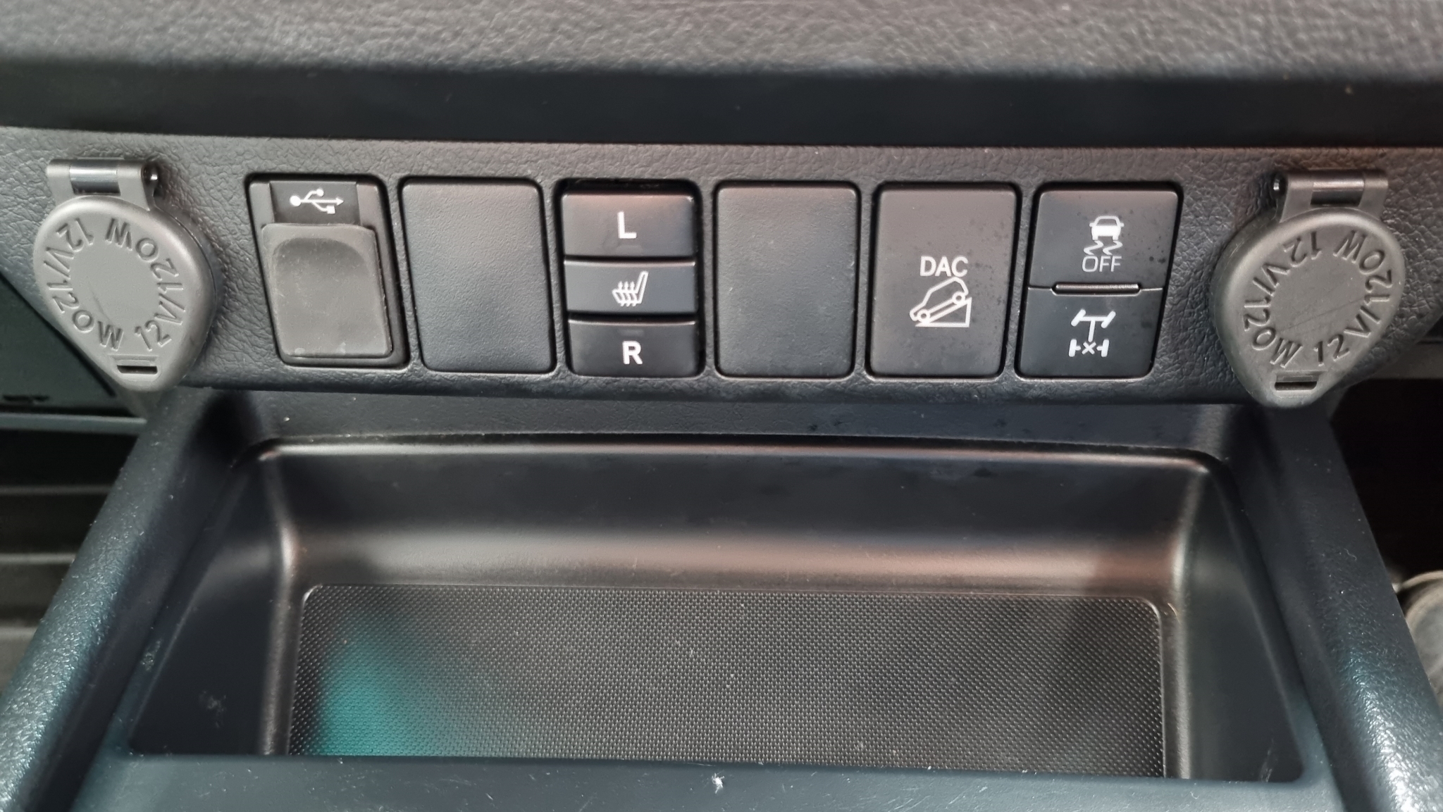 Toyota Hilux 2021 - 17