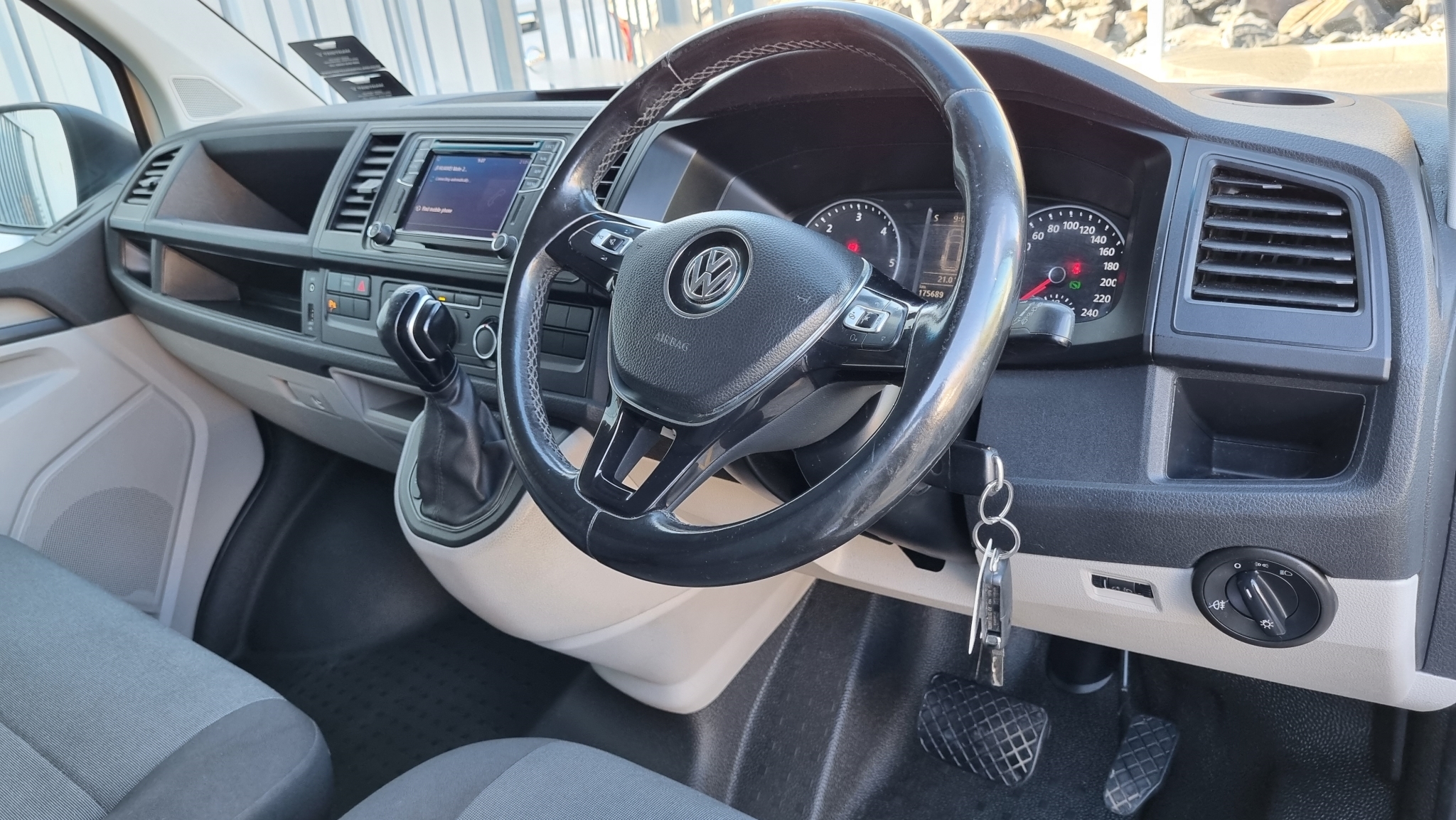 Volkswagen Transporter 2018 - 12