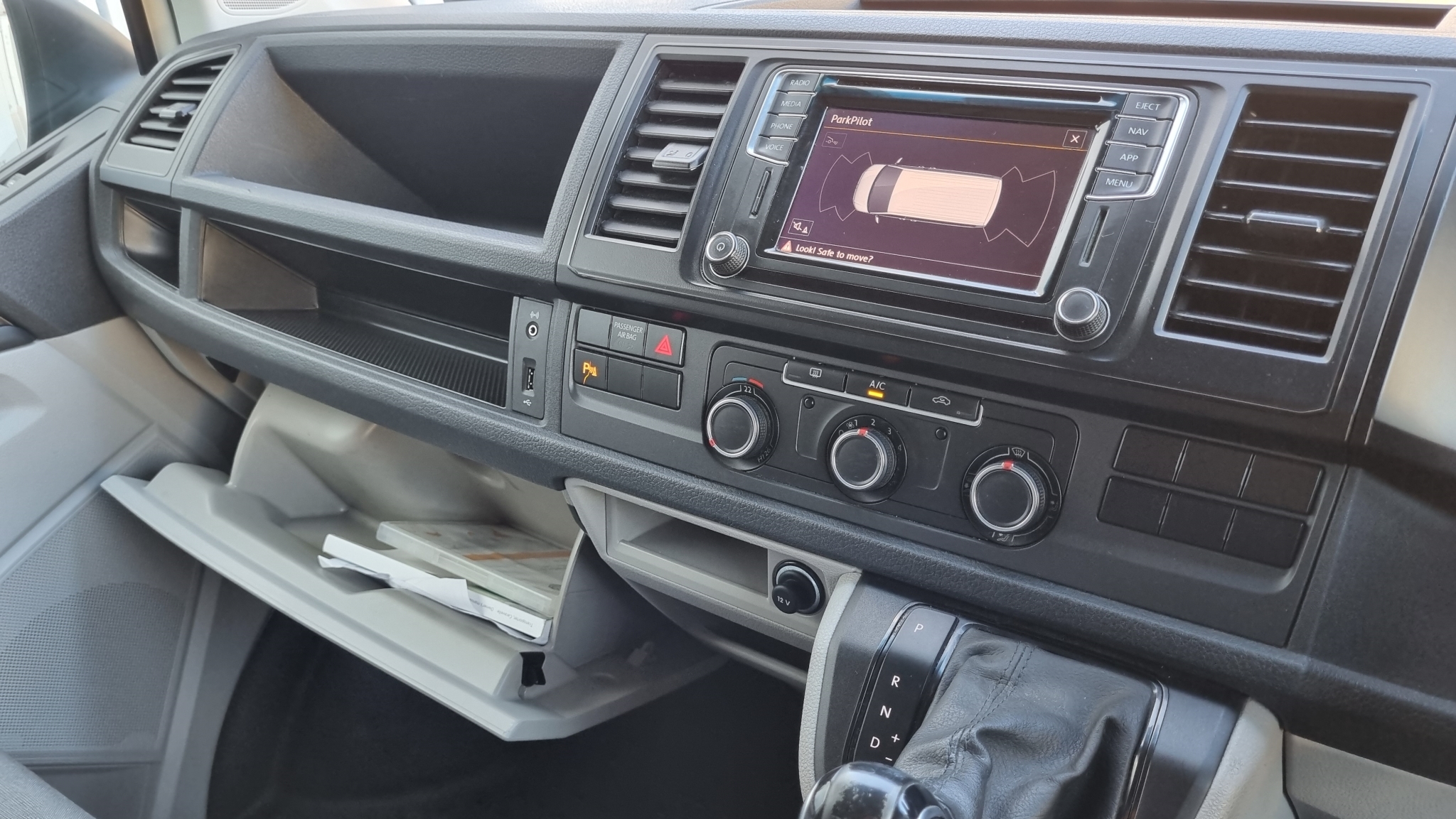 Volkswagen Transporter 2018 - 16