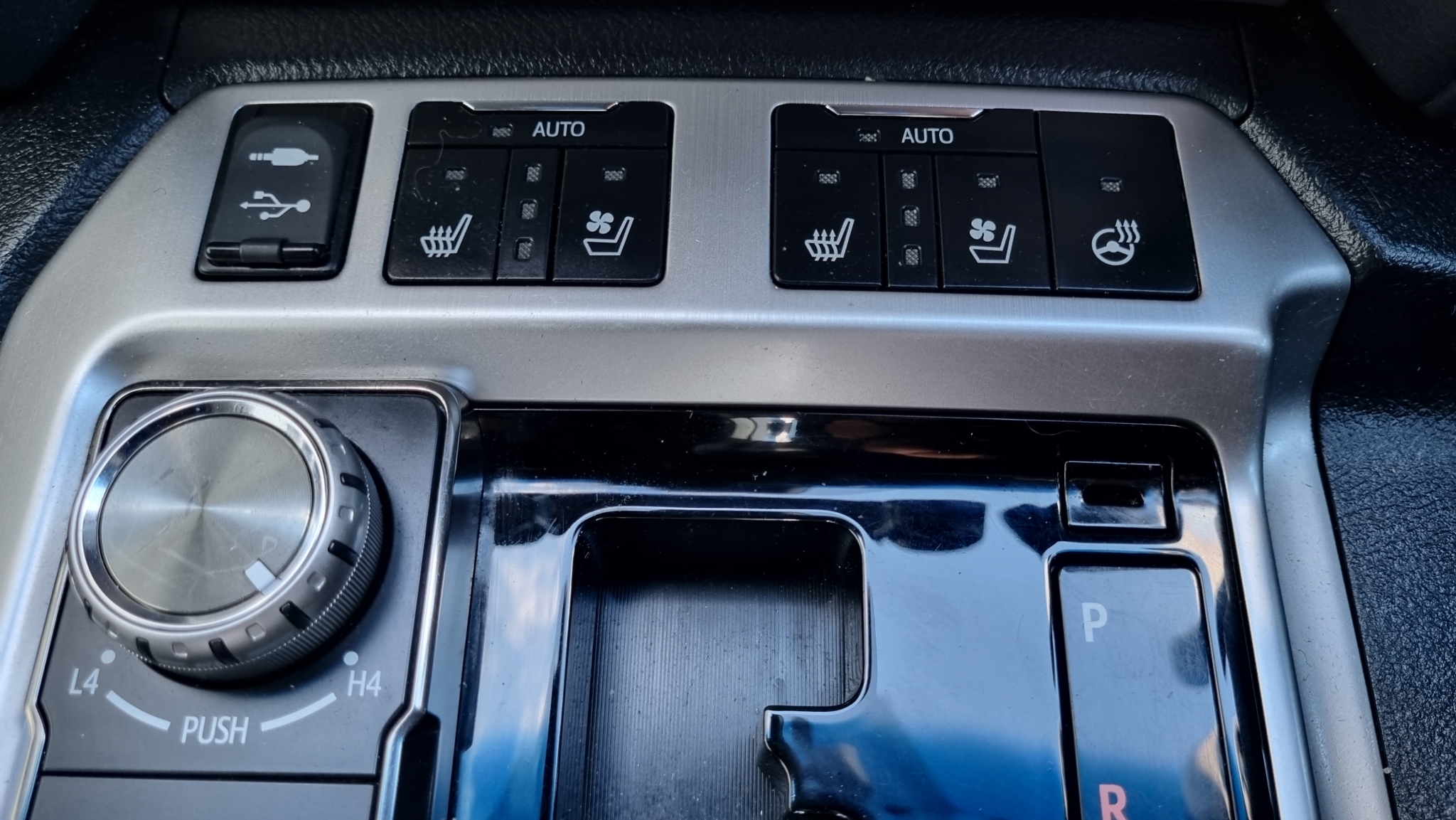 Toyota Land Cruiser 2019 - 17