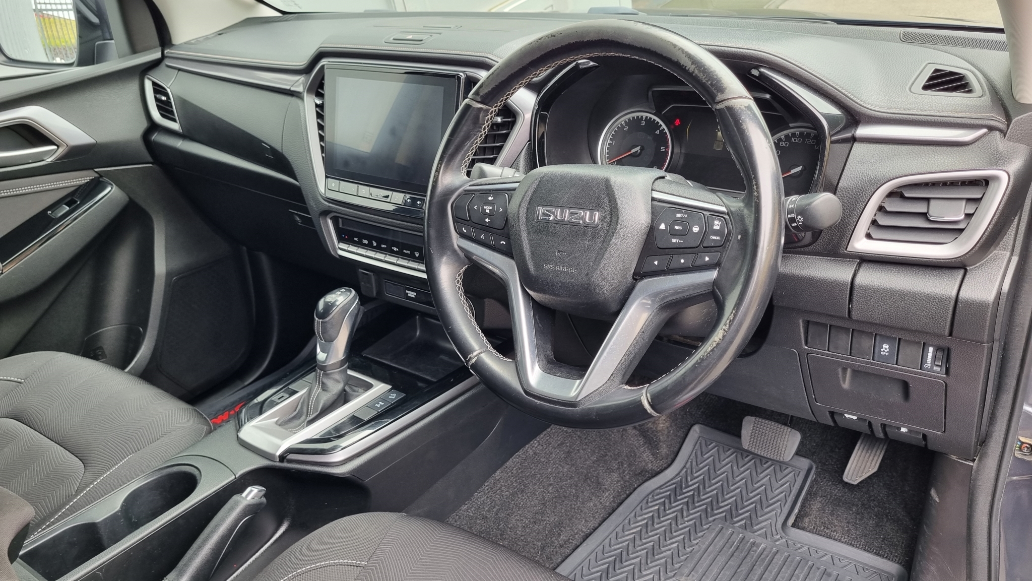 Isuzu D-Max 2021 - 13