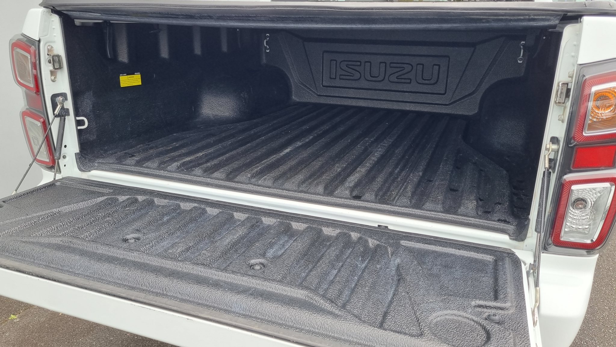 Isuzu D-Max 2023 - 9