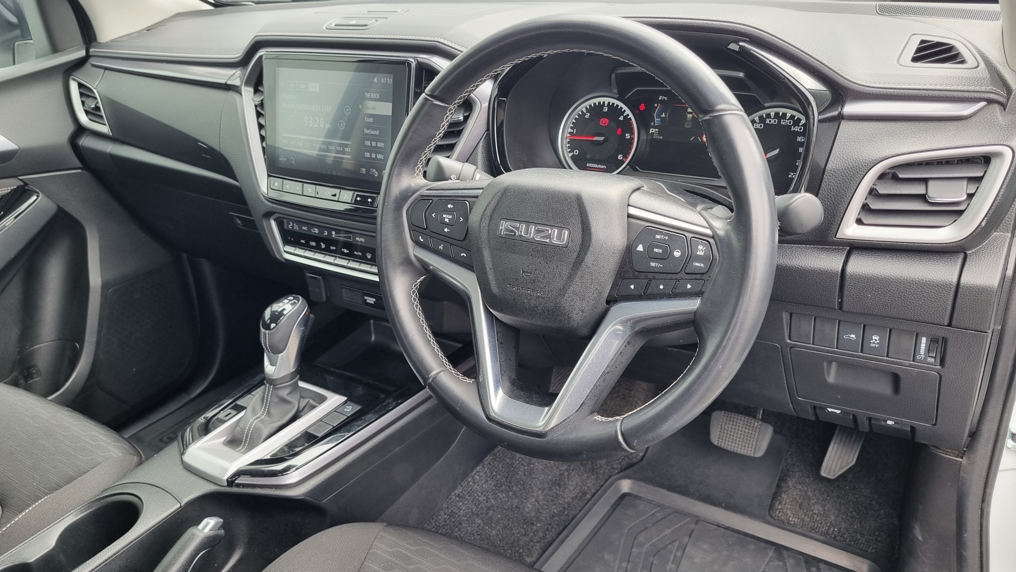 Isuzu D-Max 2023 - 13