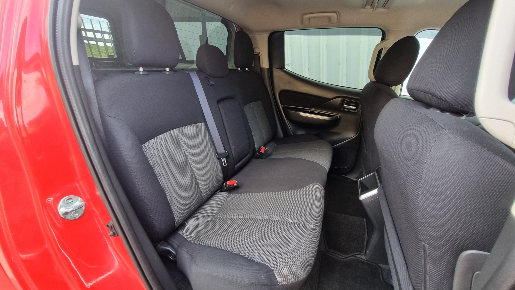 Mitsubishi Triton 2023 - 10