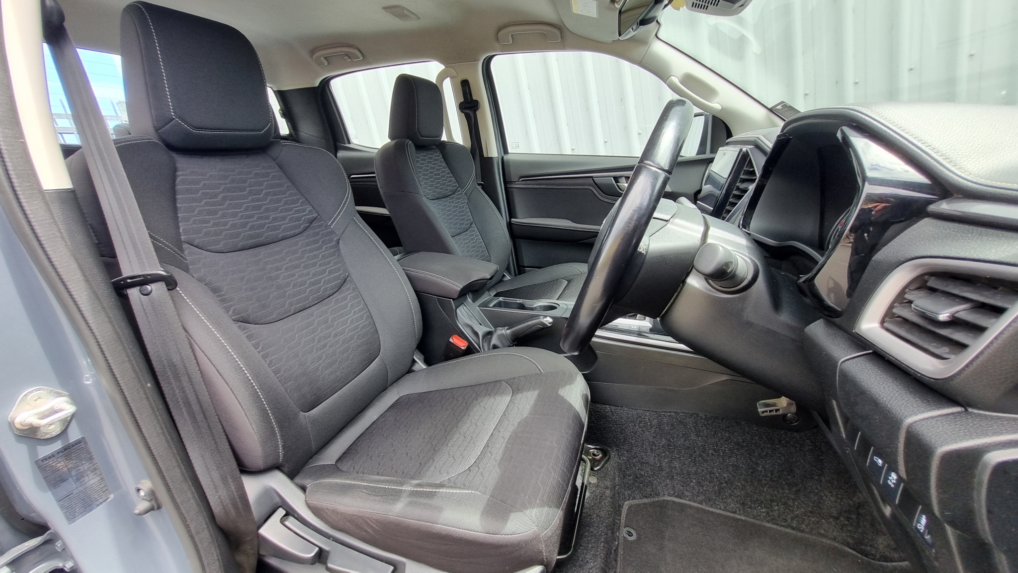 Isuzu D-Max 2024 - 10