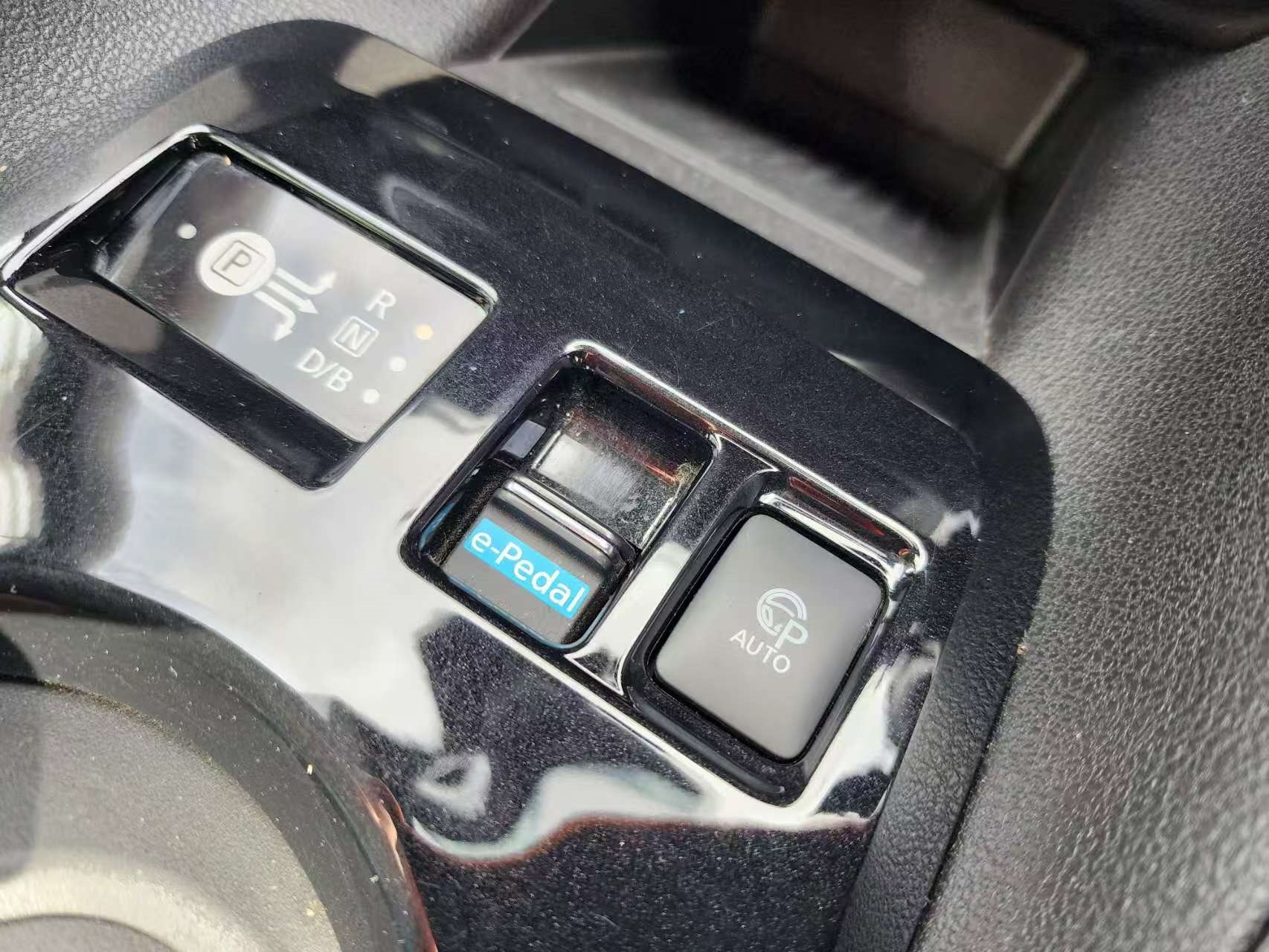 Nissan LEAF 2017 - 10