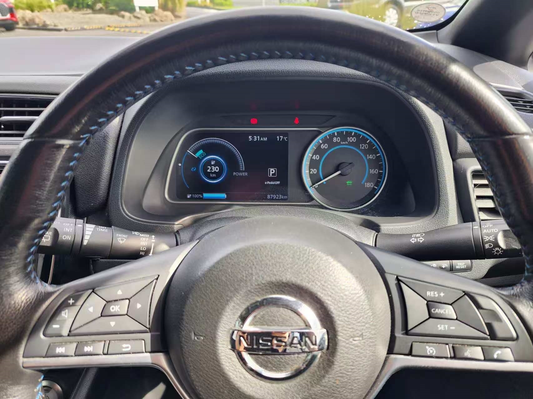 Nissan LEAF 2017 - 11