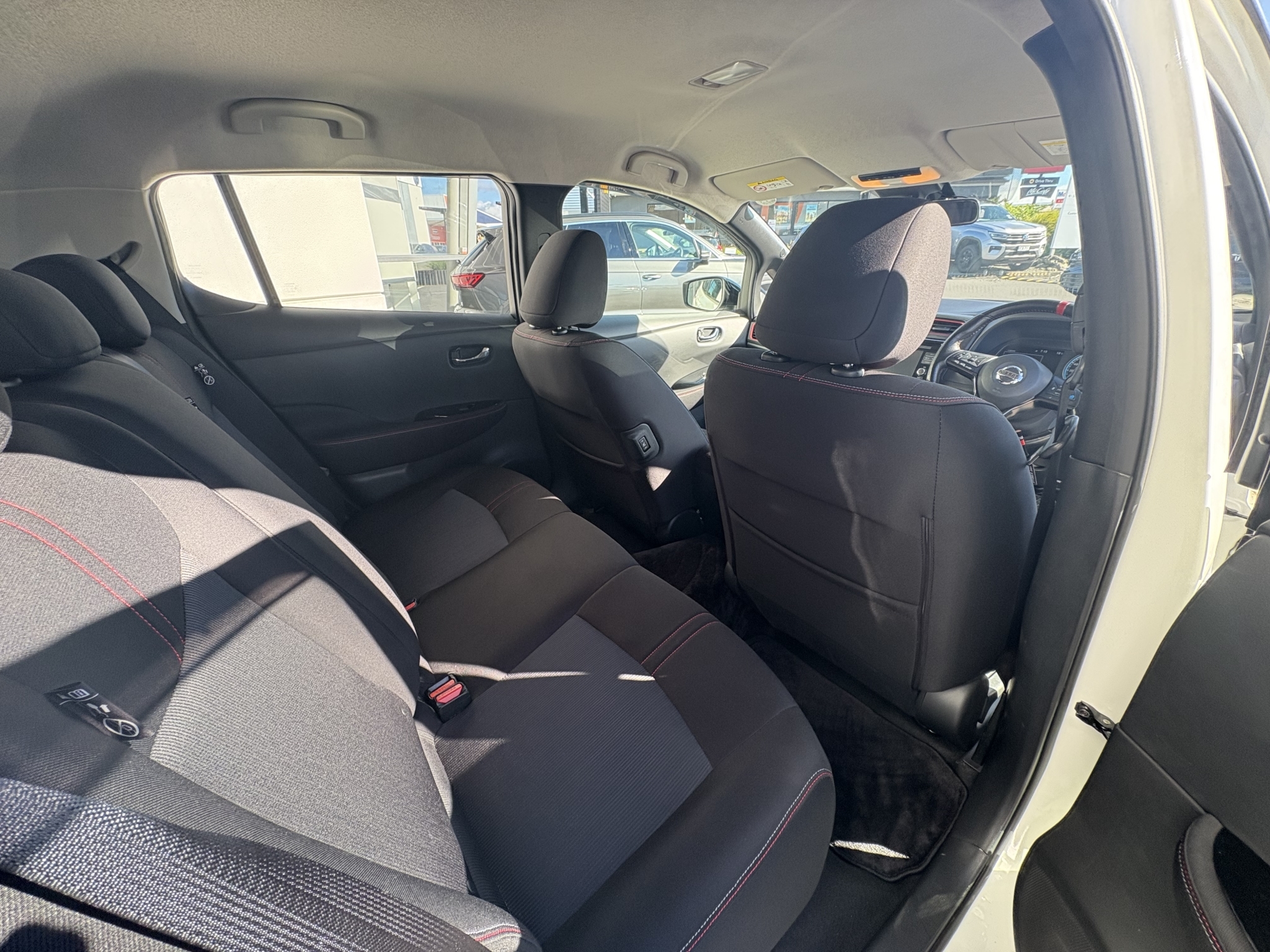Nissan LEAF 2018 - 10