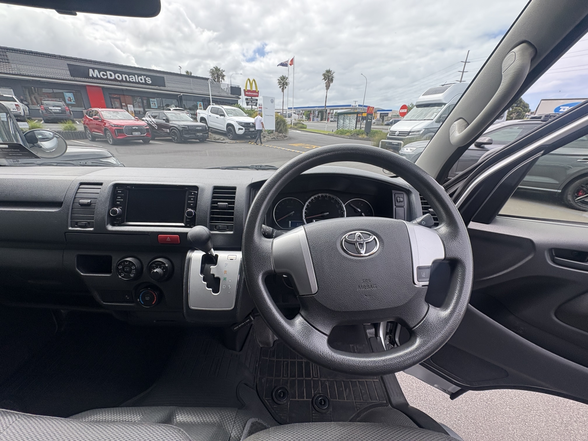 Toyota Hiace 2018 - 9