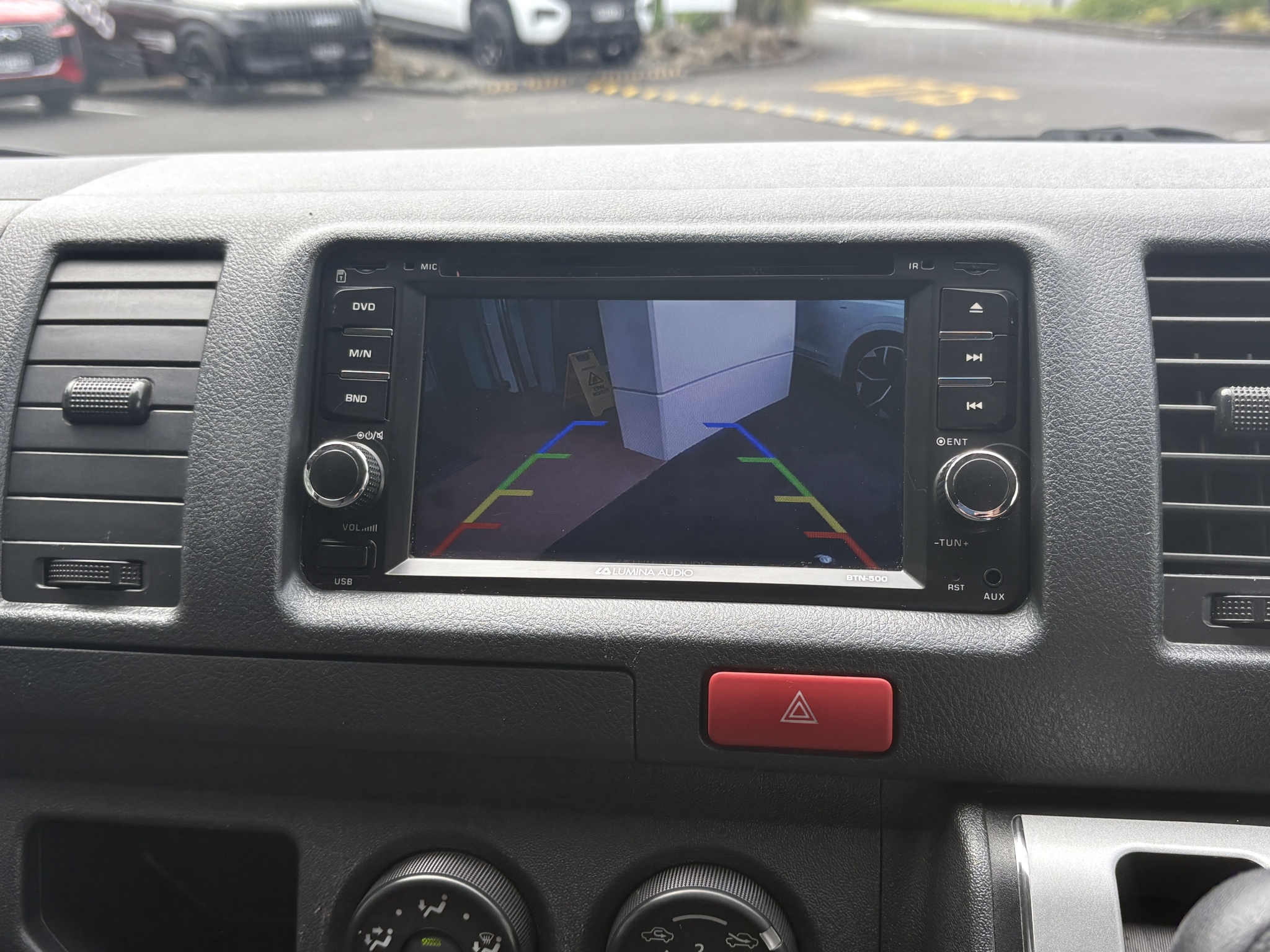 Toyota Hiace 2018 - 16