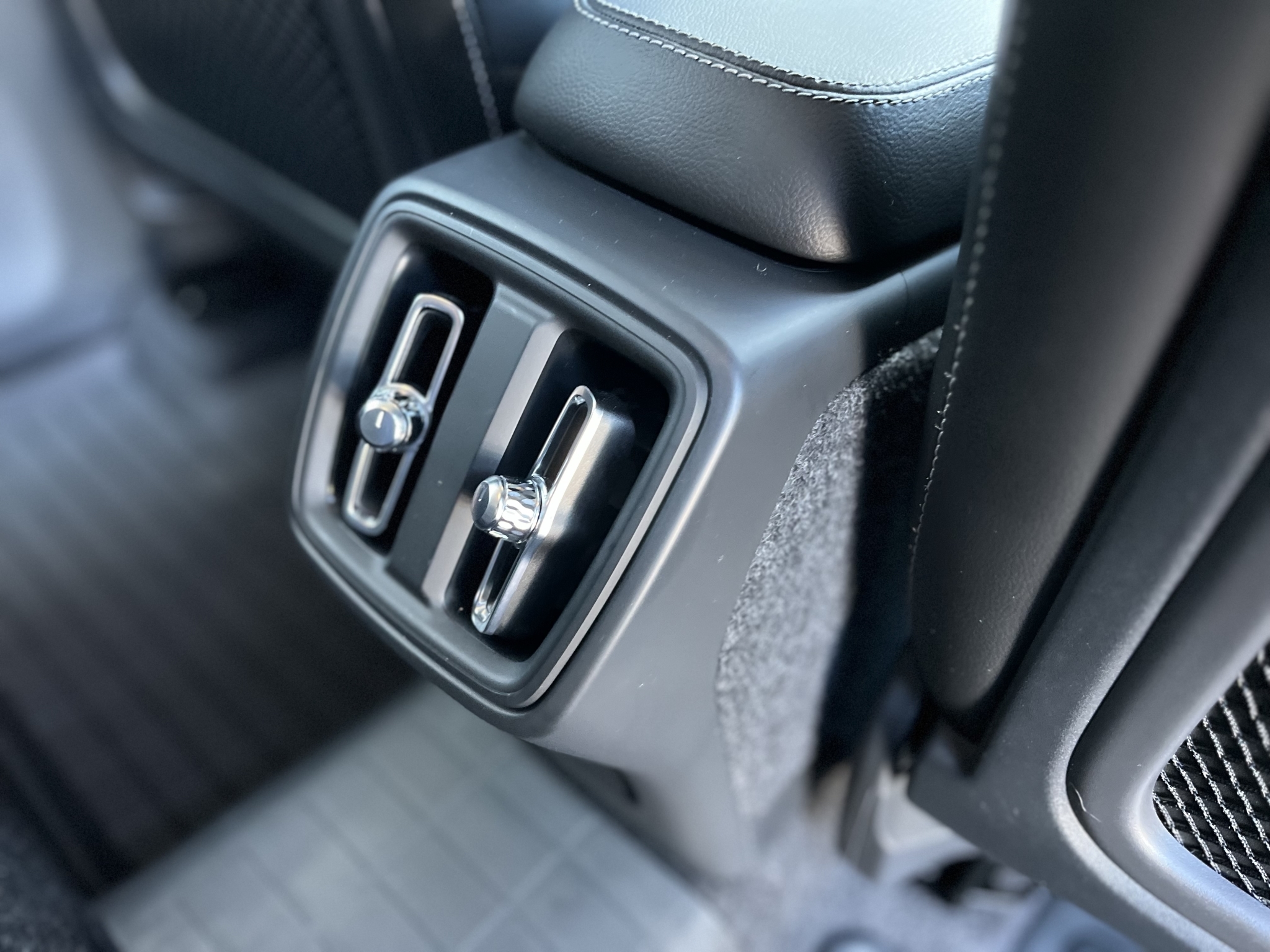 Volvo XC40 2022 - 13