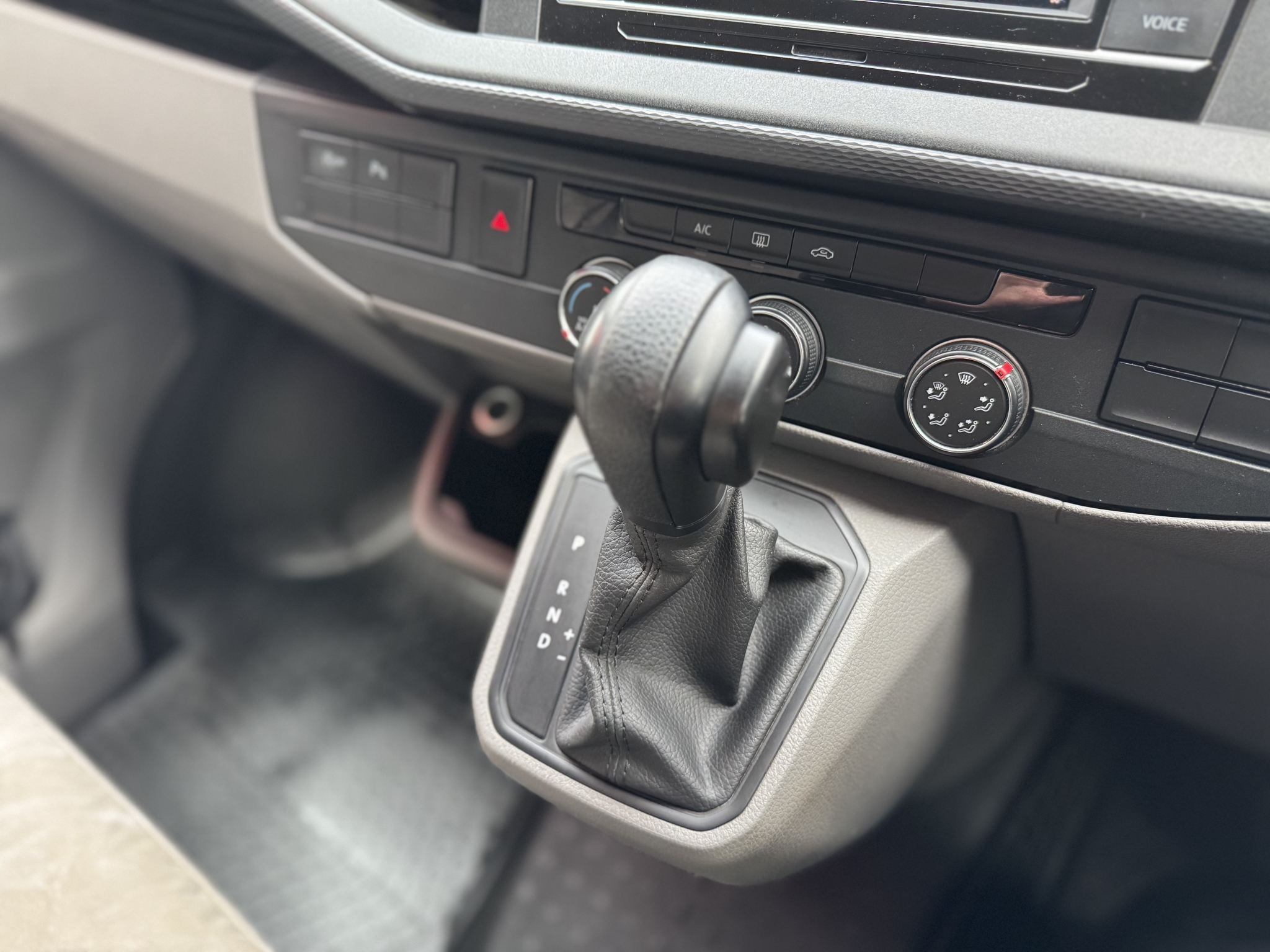 Volkswagen Transporter 2022 - 10