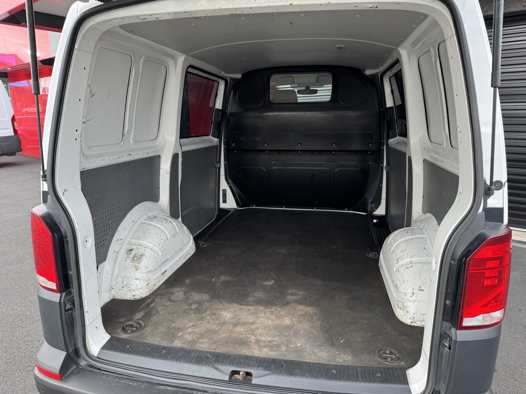 Volkswagen Transporter 2022 - 16