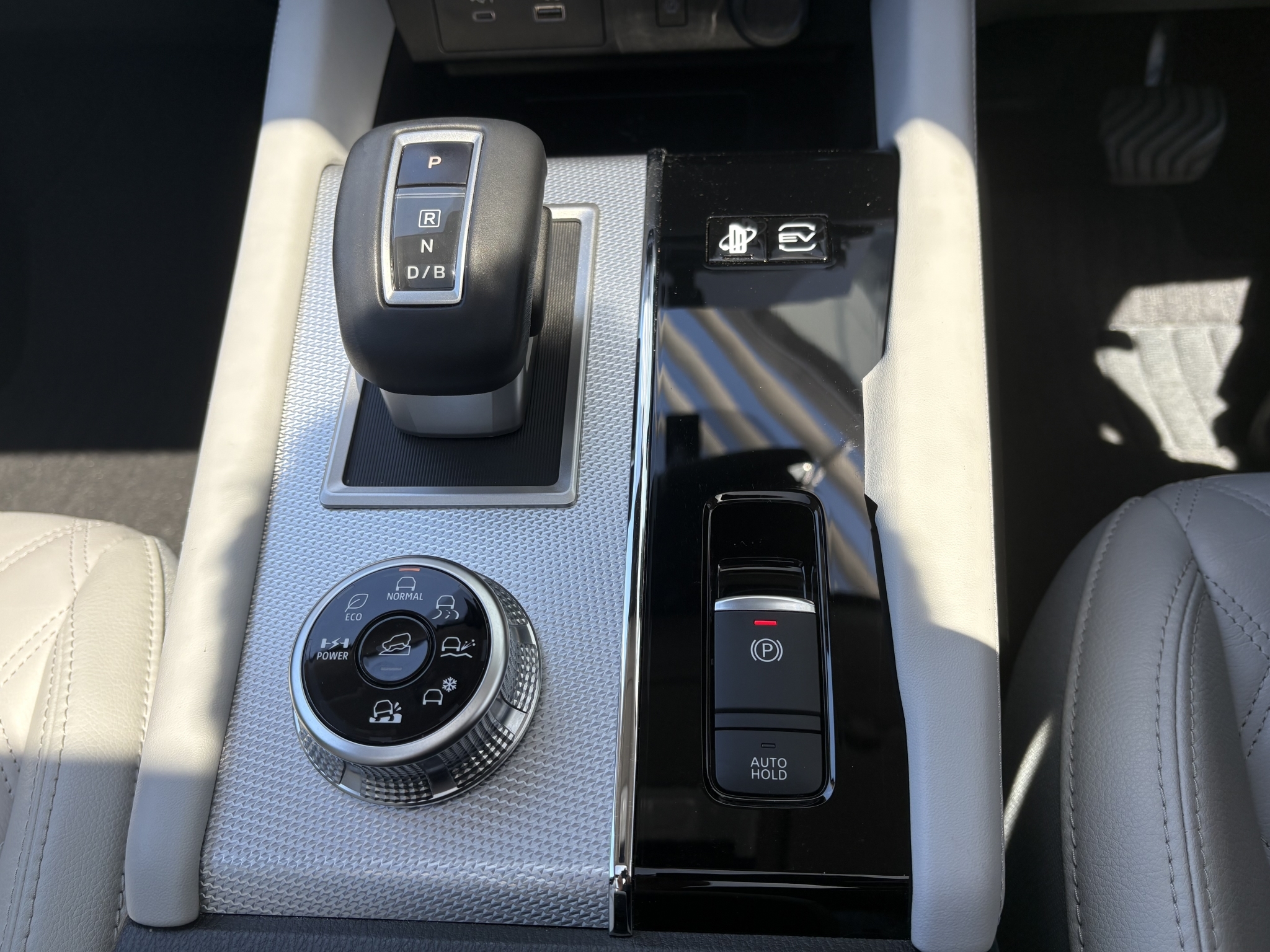 Mitsubishi Outlander 2022 - 16