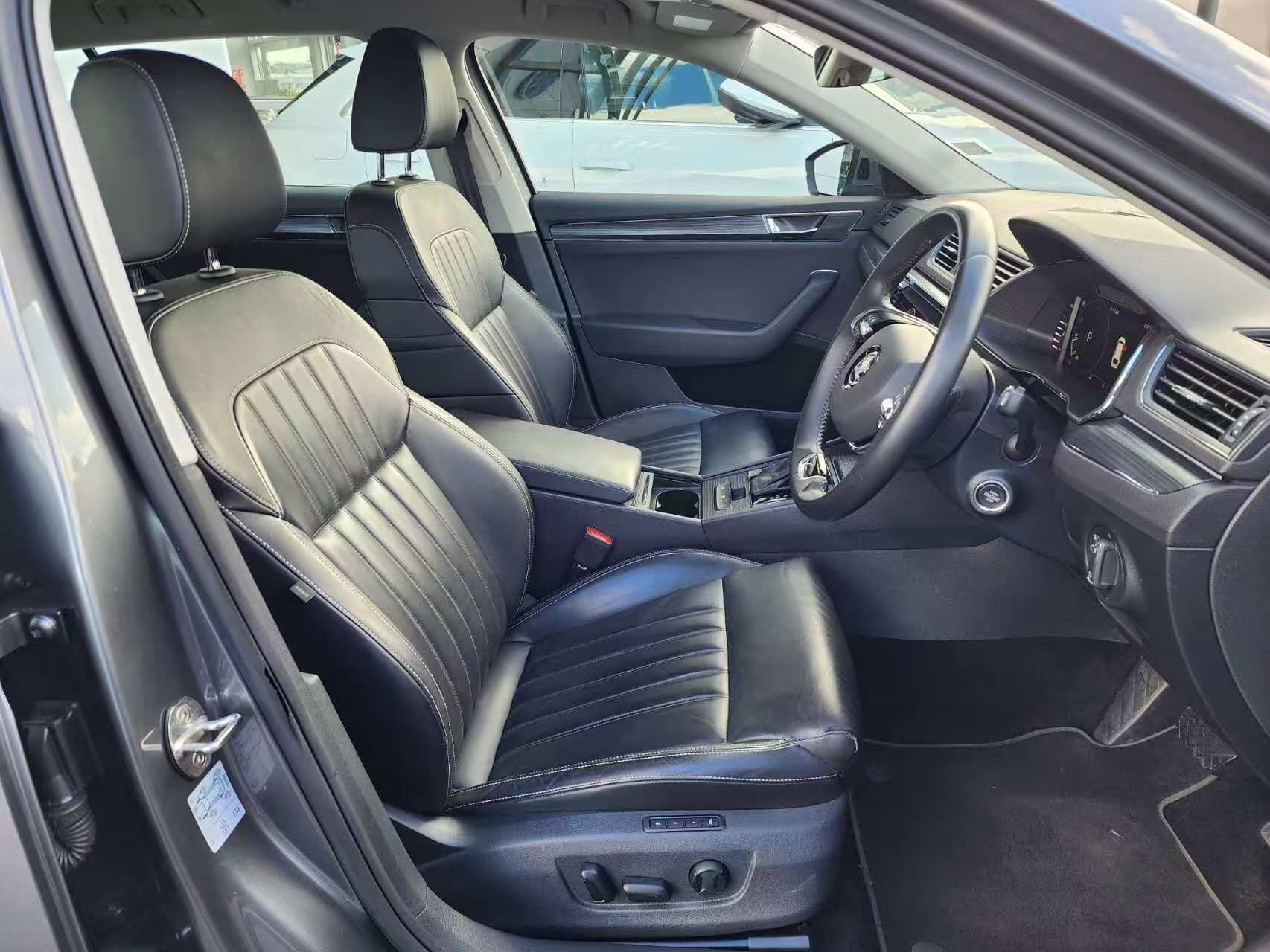 Skoda Superb 2022 - 6