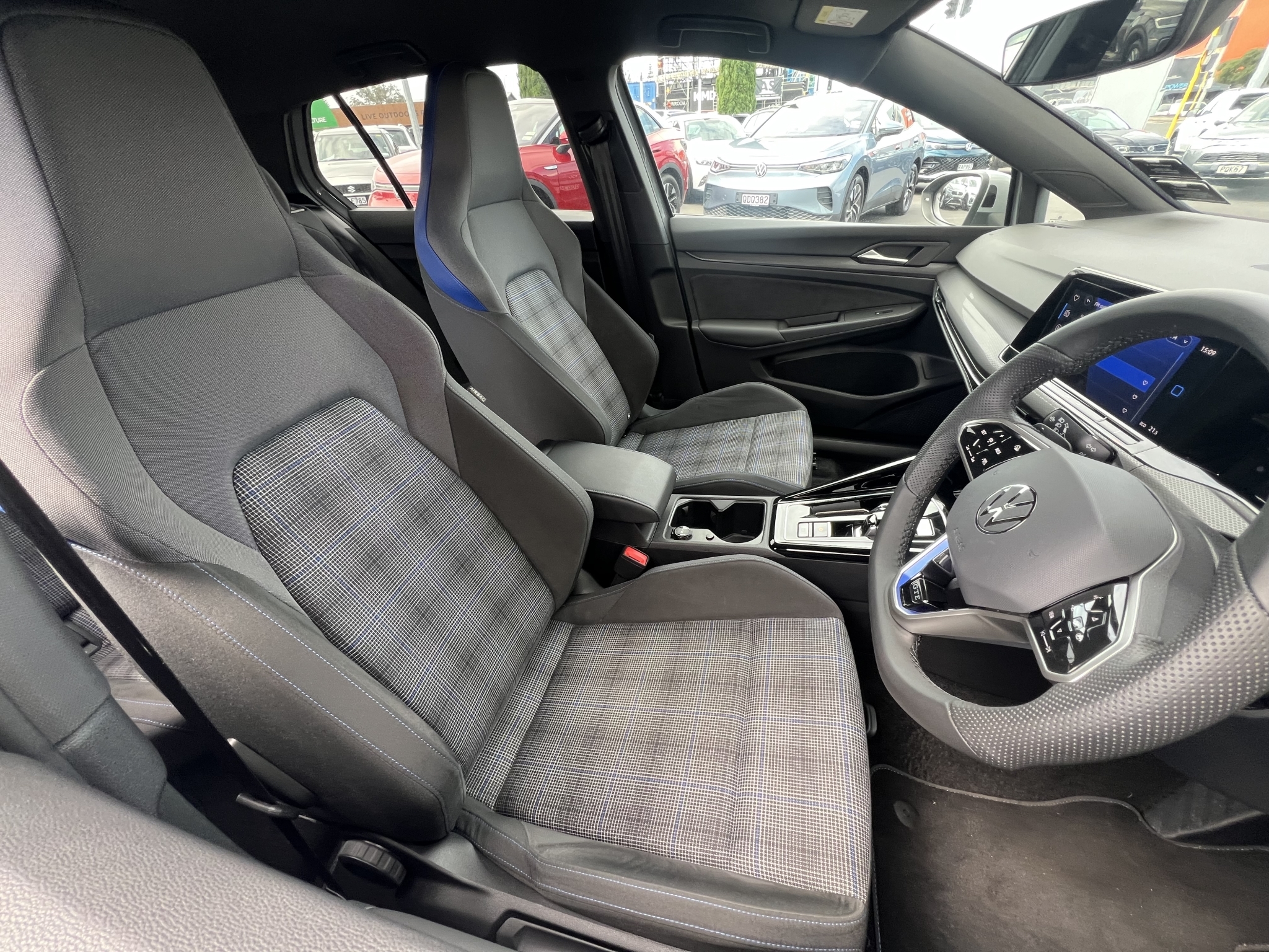 Volkswagen Golf 2023 - 8