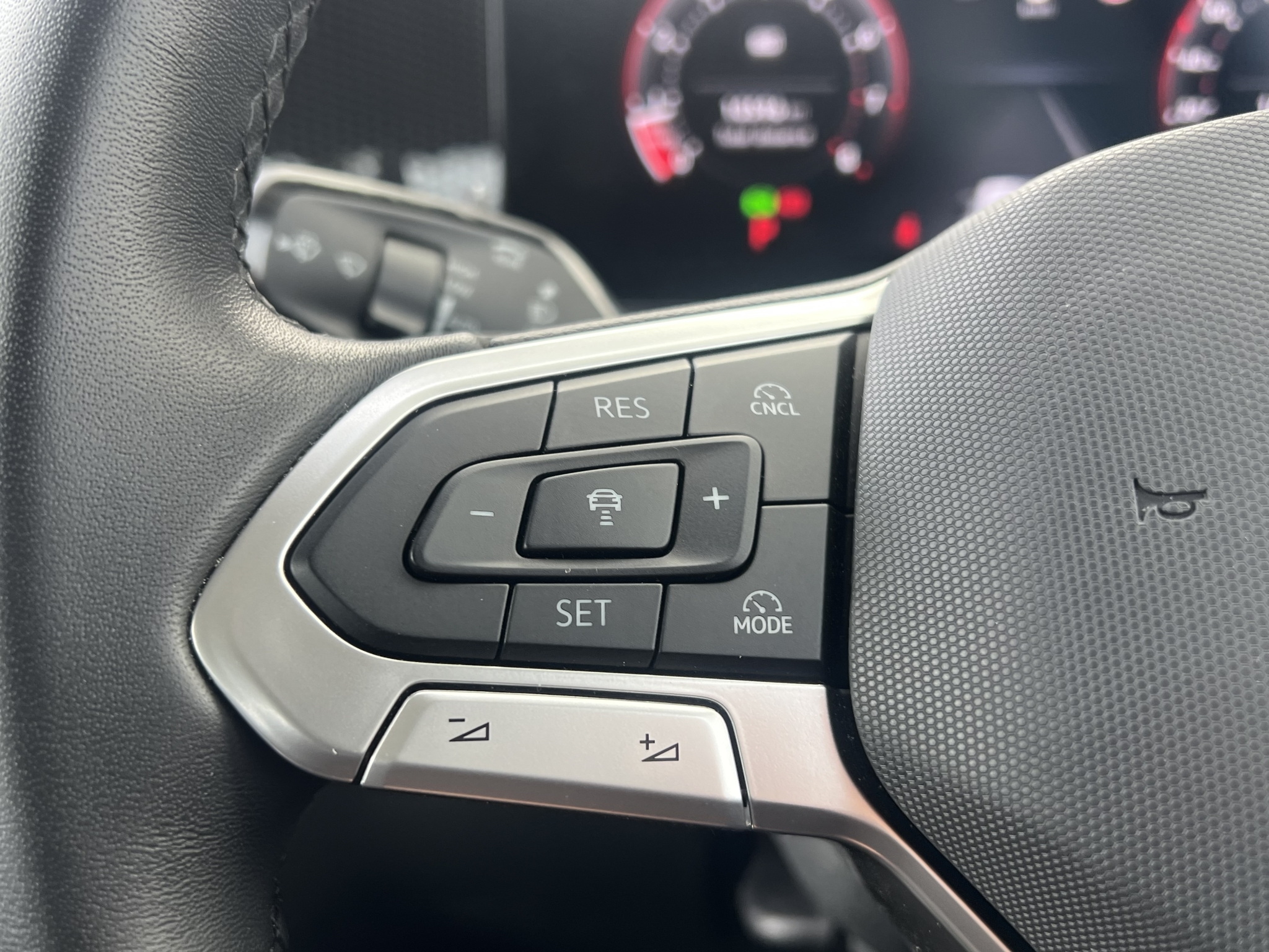 Volkswagen Tiguan 2024 - 16