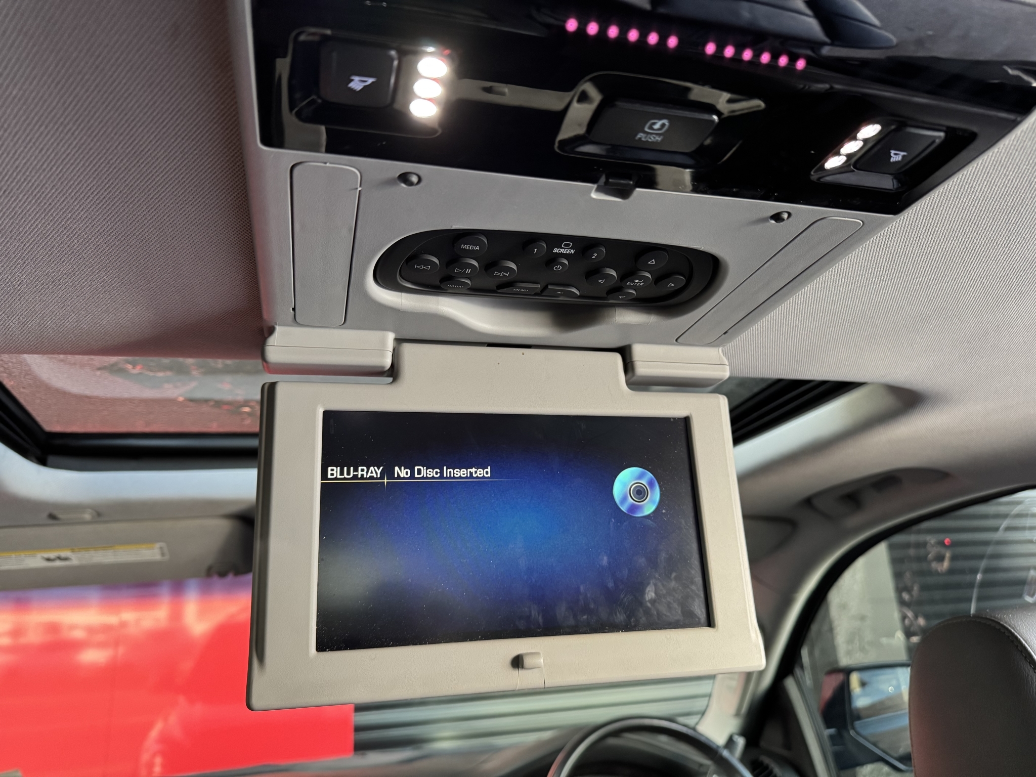 Cadillac Escalade 2015 - 18
