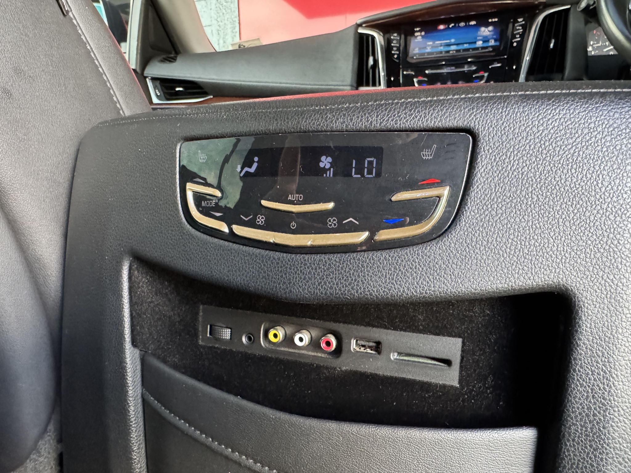Cadillac Escalade 2015 - 19