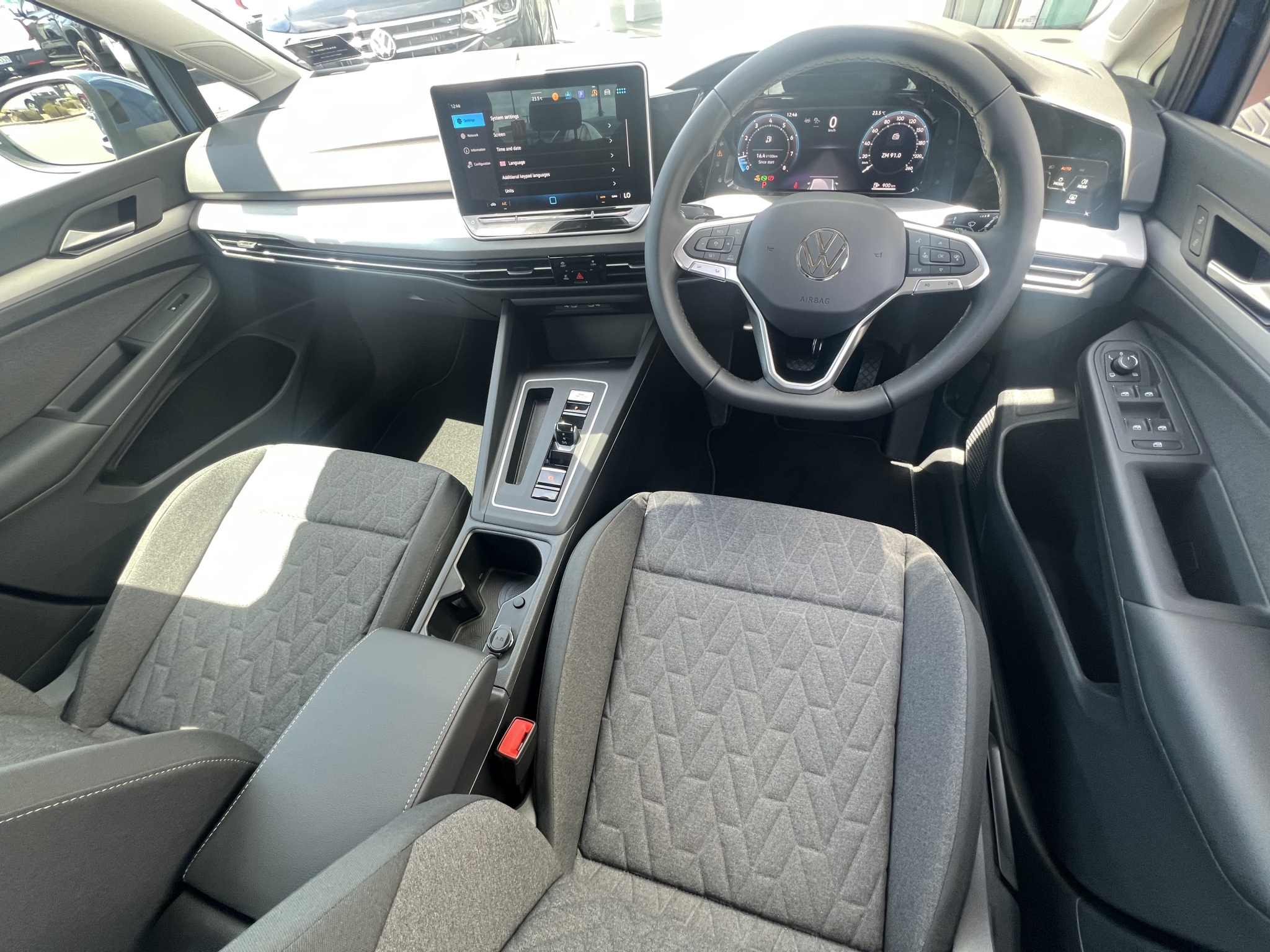 Volkswagen Golf 2025 - 9