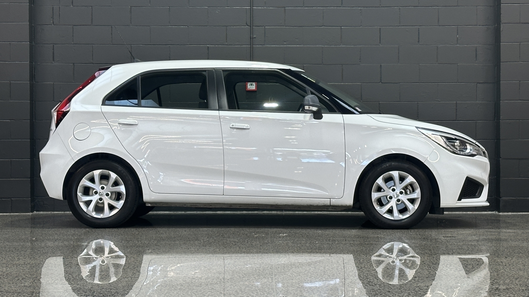 MG 3 2021 - 3
