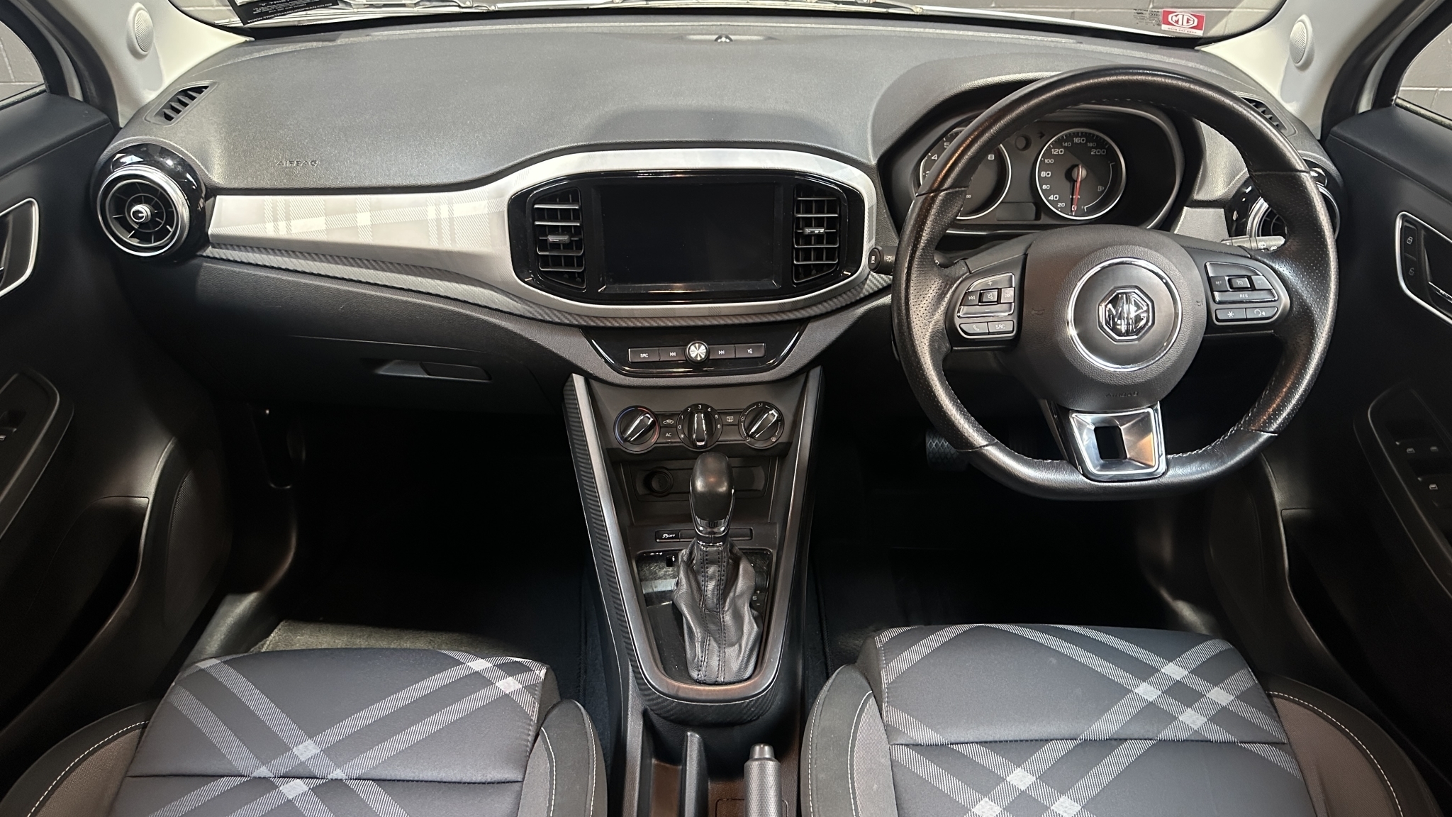 MG 3 2021 - 12