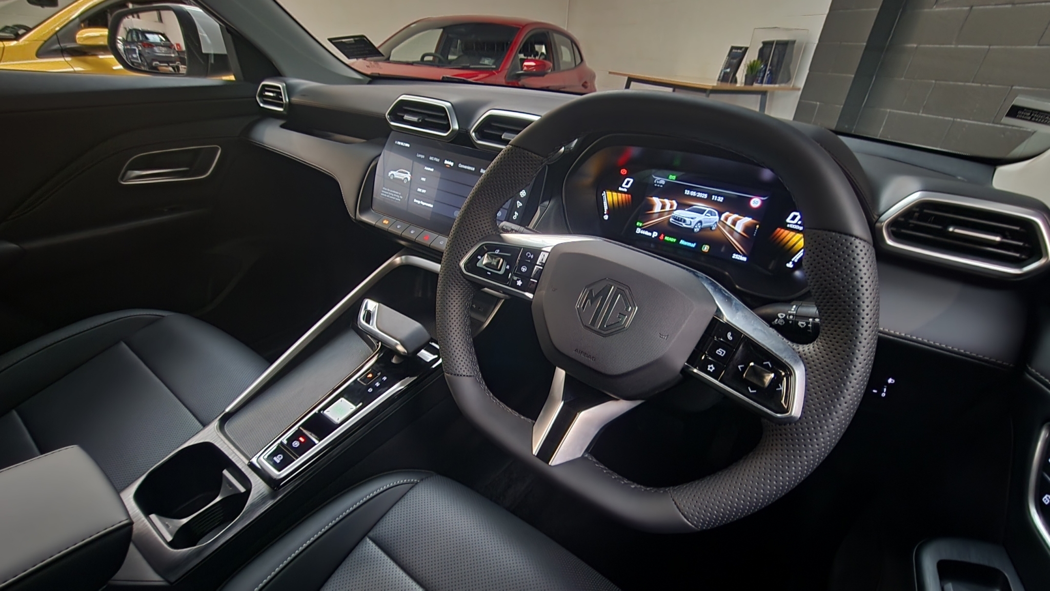 MG ZS 2025 - 13