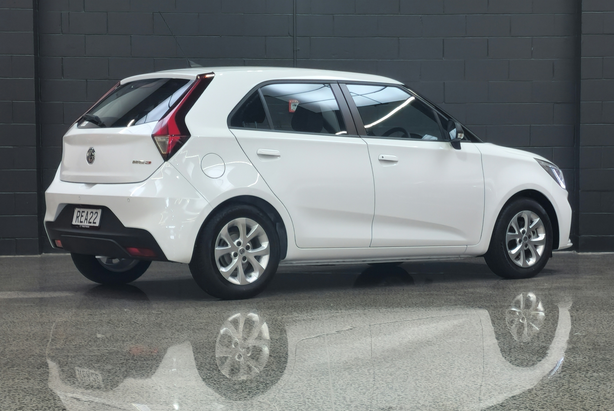 MG 3 2025 - 4