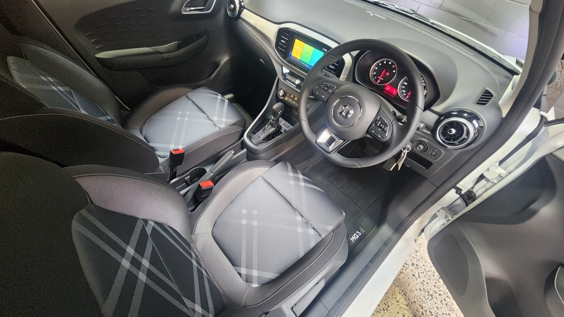 MG 3 2025 - 8