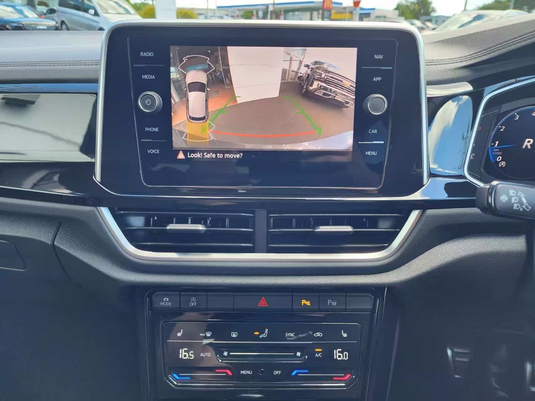 Volkswagen T-Roc 2025 - 6